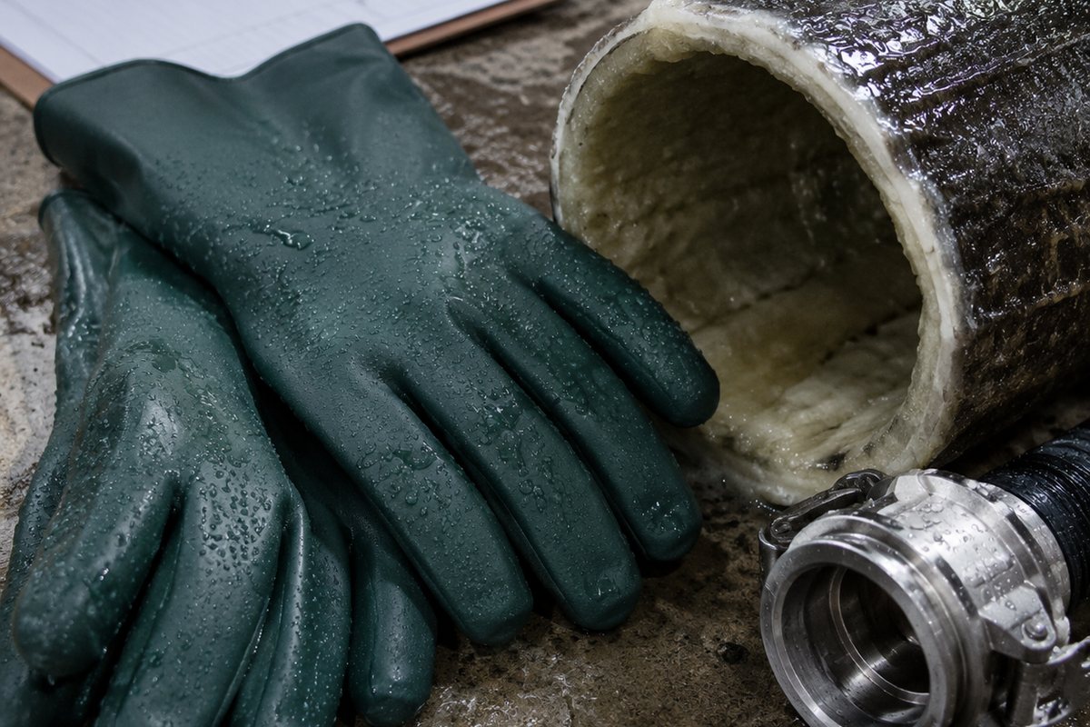 CIPP Pipe Lining Gloves Sourcing: Resin, Styrene, Steam and Wet Grip Checks