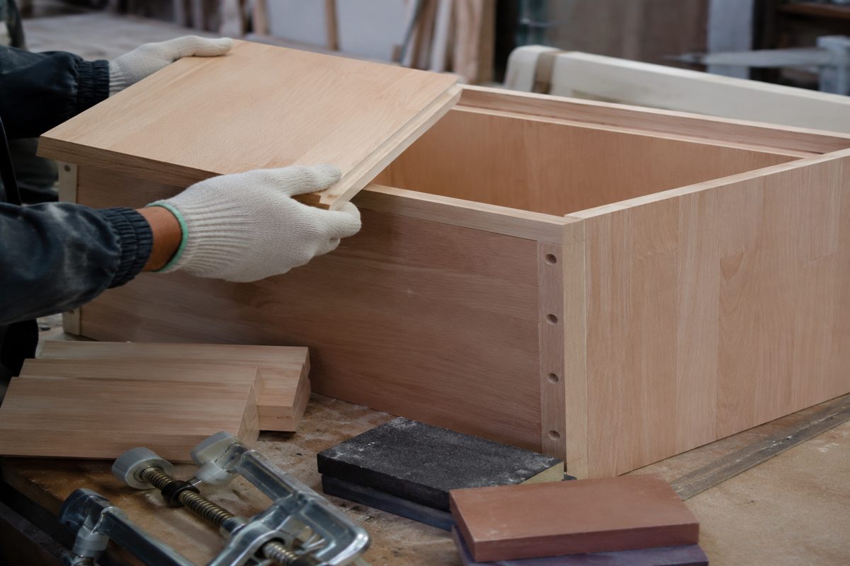 Furniture and Woodworking Gloves: Specs for Splinters, Glue and Sanding Dust