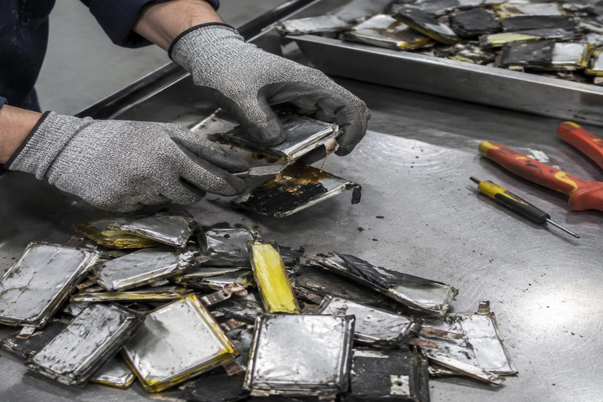 Lithium Battery Recycling Gloves: Cut, Chemical and Dust Control Sourcing