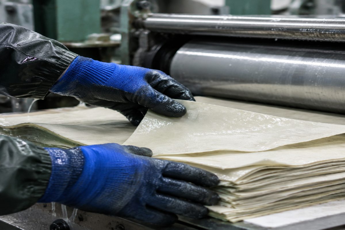 Paper Mill and Converting Gloves for Wet Grip, Slitters and Roll Handling