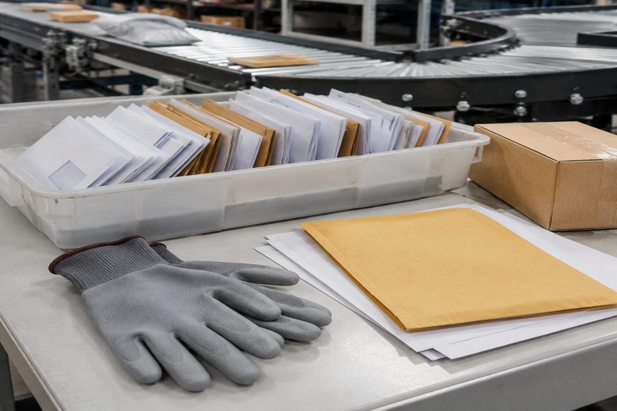 Sourcing Postal Sorting Gloves for Letters, Flats and Conveyor Belts