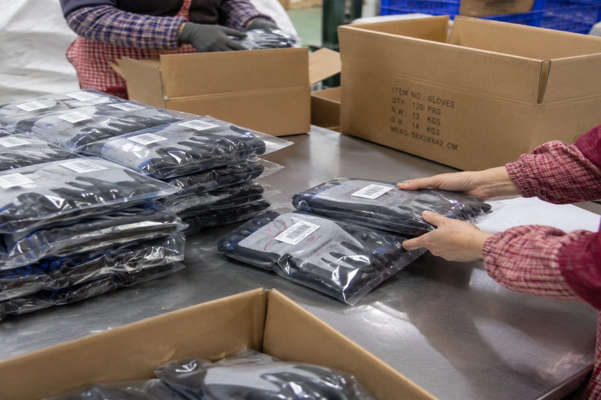 How to Source Retail-Ready Glove Multipacks and Kitted Bundles From China
