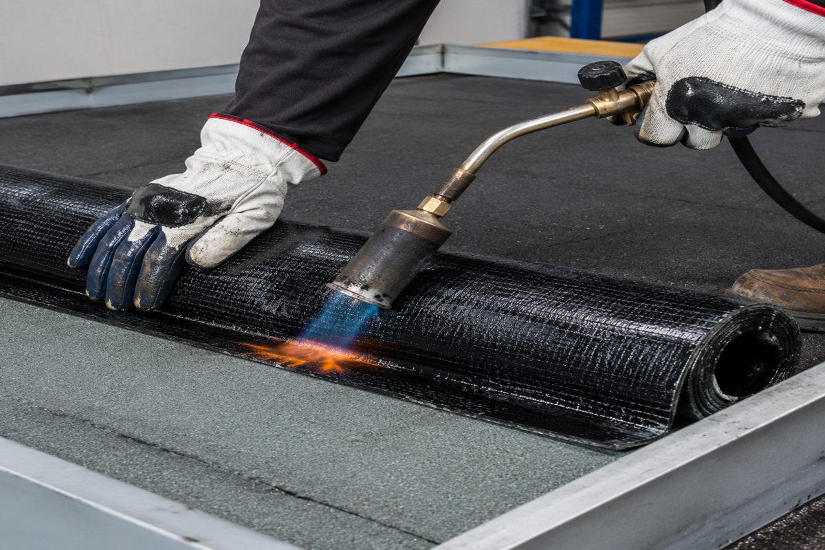 Roofing Membrane Gloves: Sourcing Grip and Heat Protection for Bitumen Crews