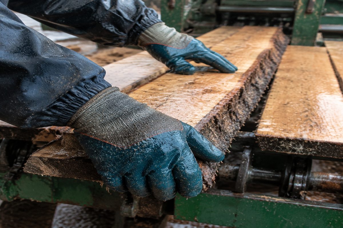 Sawmill Timber Handling Gloves: Wet Grip, Splinter Control and OEM Specs